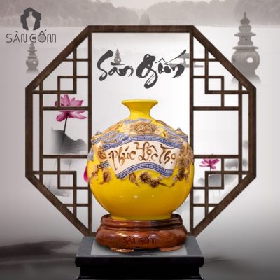 binh-hut-loc-cuon-thu-ngang-phuc-loc-tho-dap-noi-mau-vang