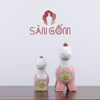 bo-tuong-su-trang-tri-2-con-ngua-trang-hong-1