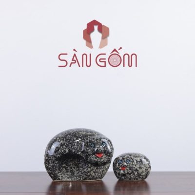 bo-tuong-trang-tri-2-con-heo-den-dom-gom-su-bat-trang-1