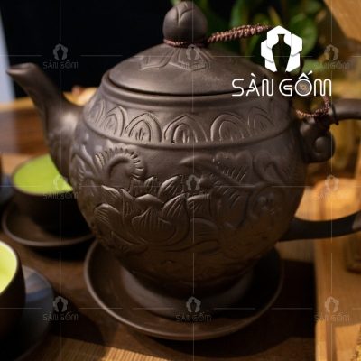 am-tra-tu-sa-bat-trang-dap-noi-hoa-sen-dang-cao-8