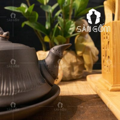 bo-am-chen-gom-tu-sa-bat-trang-dap-noi-cay-truc-