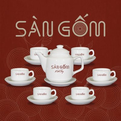 bo-am-chen-su-trang-in-logo-bat-trang-dang-tiep