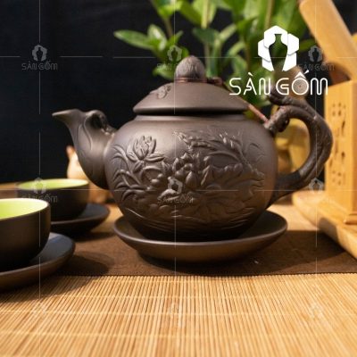 bo-am-tra-tu-sa-bat-trang-hoa-sen-dap-noi-4