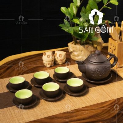 bo-am-tra-tu-sa-bat-trang-hoa-sen-dap-noi