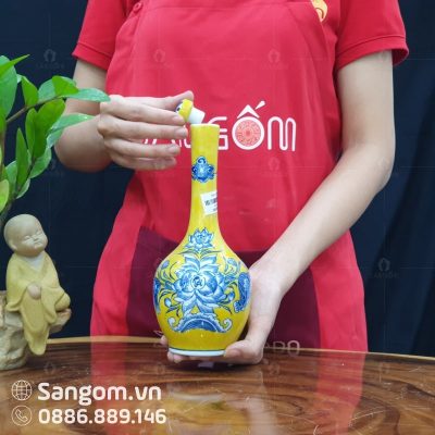 nam-ruou-tho-dang-bau-ve-sen-men-vang-bat-trang-sg-nrt06 (1)