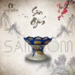 Chân nến men rạn đắp nổi hoa sen cuốn thư SG-ĐN05