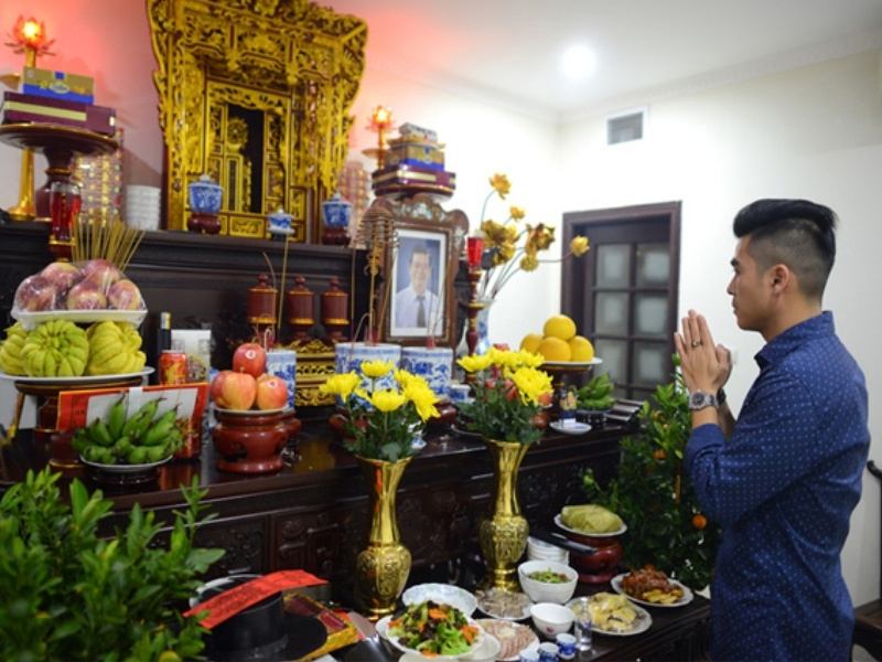 van-khan-cung-ram-thang-7 (1)