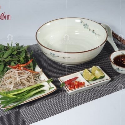 to-su-an-pho-ve-hoa-dao-xanh-bat-trang-4