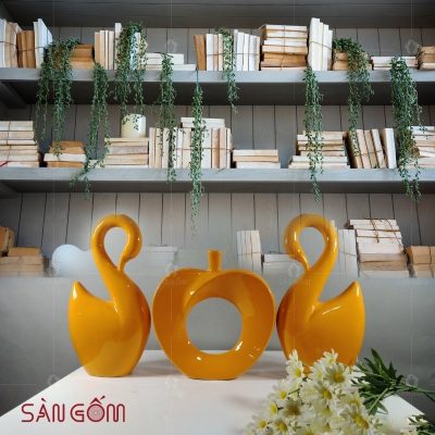 bo-3-tuong-su-hinh-thien-nga-va-qua-tao-mau-vang