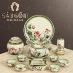 Bộ ấm chén màu ngà quai đồng dáng chuông họa tiết Hoa Sen SG-AC143