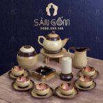 Bộ ấm chén hỏa biến dáng tròn màu nâu hoa đỏ nở trong chén SG-AC206