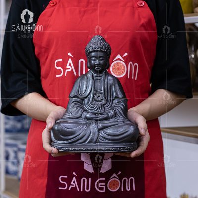 phat-thich-ca-mau-ni-bat-an-tam-muoi-den