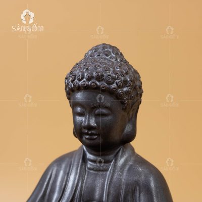 phat-thich-ca-mau-ni-bat-an-tam-muoi-den