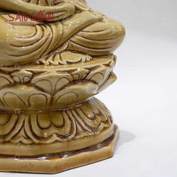 tuong-phat-ngoi-men-vang-mt2