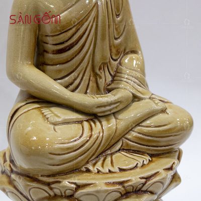tuong-phat-ngoi-men-vang-mt3