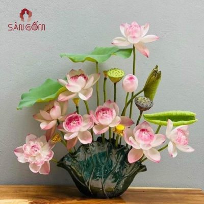 lo-hoa-la-sen-men-hoa-bien-xanh-duong-dam-5