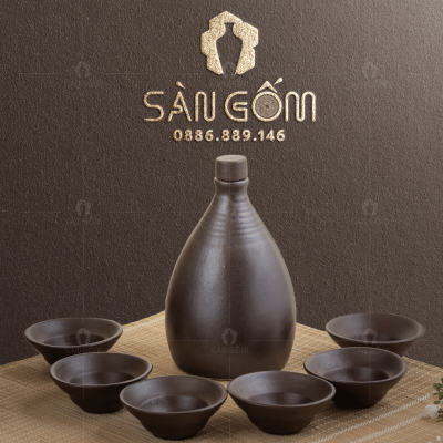 nam-ruou-1-bau-dang-got-nuoc-gom-su-bat-trang