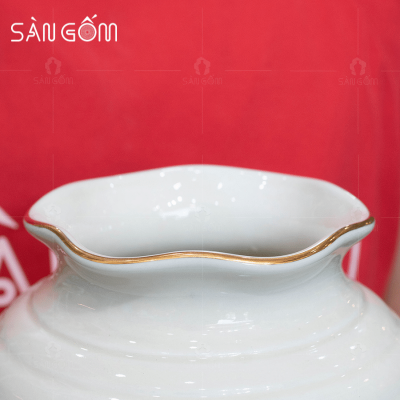 binh-hoa-su-trang-hoa-tiet-hoa-sen-ve-vang-dang-gon-song (4)