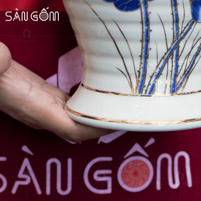 binh-hoa-su-trang-hoa-tiet-hoa-sen-ve-vang-dang-gon-song (7)