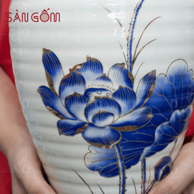 binh-hoa-su-trang-hoa-tiet-hoa-sen-ve-vang-dang-gon-song (8)