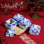 Bộ 4 hủ mứt hình vuông họa tiết hoa đồng tiền trắng SG-KMT59