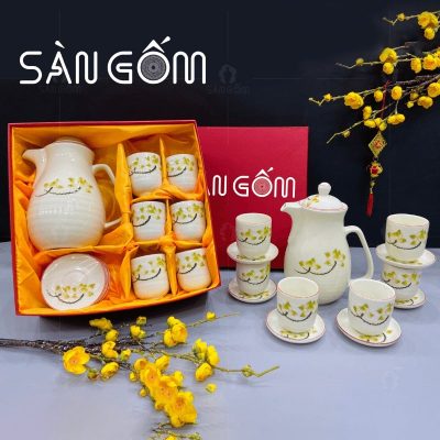 bo-am-tich-su-trang-hoa-tiet-hoa-sen-vang-ve-tay-bat-trang