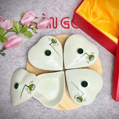 khay-mut-su-bat-trang-4-ngan-dang-trai-tim-khay-go-hoa-tiet-bup-sen-xanh