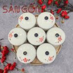 Khay mứt sứ Bát Tràng 7 hũ khay gỗ họa tiết hoa đào đỏ SG-KMT88