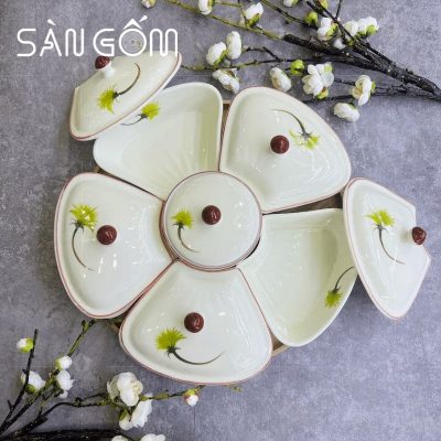 khay-mut-su-bat-trang-dang-bong-hoa-khay-go-hoa-tiet-hoa-cuc-vang (2)
