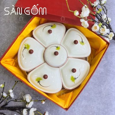 khay-mut-su-bat-trang-dang-bong-hoa-khay-go-hoa-tiet-hoa-cuc-vang (3)