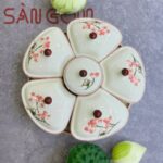 Khay mứt sứ Bát Tràng dáng bông hoa khay gỗ họa tiết hoa sen hồng SG-KMT95