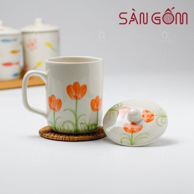 ly-su-co-nap-bat-trang-hoa-tiet-ve-tay-hoa-tulip-cam-5