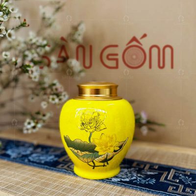 hu-dung-tra-mau-vang-dang-bau-hoa-tiet-sen