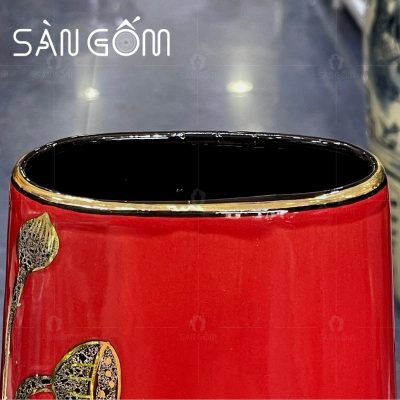 lo-hoa-bat-trang-mau-do-dang-chan-vay-hoa-tiet-hoa-sen-ve-vang (4)