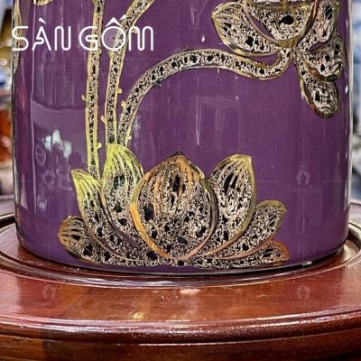 lo-hoa-bat-trang-mau-tim-dang-gio-cua-hoa-tiet-hoa-sen-ve-vang (5)