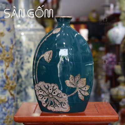 lo-hoa-bat-trang-mau-xanh-coban-dang-dep-hoa-tiet-hoa-sen-ve-vang (1)
