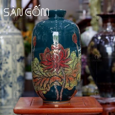 lo-hoa-bat-trang-mau-xanh-coban-dang-tru-tron-hoa-tiet-hoa-sen-do-ve-vang (1)