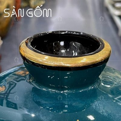 lo-hoa-bat-trang-mau-xanh-coban-dang-tru-tron-hoa-tiet-hoa-sen-ve-vang (2)