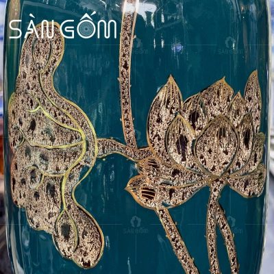 lo-hoa-bat-trang-mau-xanh-coban-dang-tru-tron-hoa-tiet-hoa-sen-ve-vang (4)