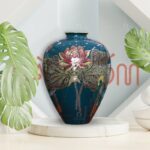 Lọ hoa Bát Tràng màu xanh coban dáng vò họa tiết hoa sen đỏ SG-LH362