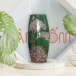 Lọ hoa Bát Tràng xanh lá dáng bom họa tiết hoa sen vẽ vàng SG-LH363