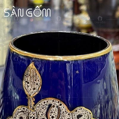 lo-hoa-mau-xanh-dam-dang-bom-hoa-tiet-hoa-sen-ve-vang (2)