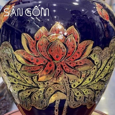 lo-hoa-mau-xanh-dam-dang-vo-hoa-tiet-hoa-sen-do-ve-vang (4)