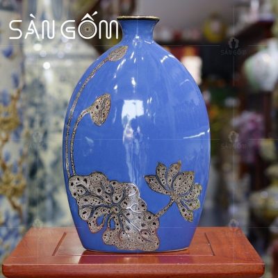 lo-hoa-mau-xanh-duong-dang-dep-hoa-tiet-hoa-sen-ve-vang (1)