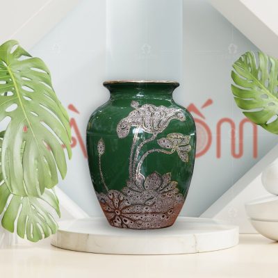 lo-hoa-mau-xanh-la-dang-gio-cua-hoa-tiet-hoa-sen-ve-vang