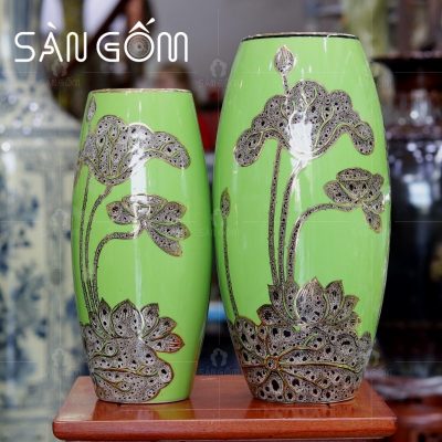 lo-hoa-mau-xanh-la-non-dang-bi-hoa-tiet-hoa-sen-ve-vang-kim (2)