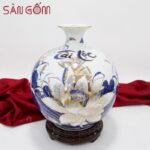 Bình hút lộc men lam vẽ vàng hoa sen phú quý tài lộc mãn đường cao 30cm SG-BHL142