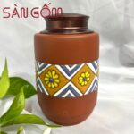 Hũ đựng trà dáng trụ gốm đất đỏ khắc họa tiết thổ cẩm SG-BĐT53