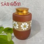 Hũ đựng trà gốm đất đỏ khắc họa tiết hoa cúc SG-BĐT48