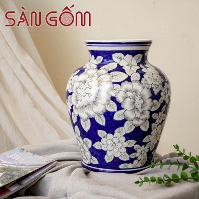 binh-hoa-dang-gio-cua-ve-hoa-gom-su-bat-trang